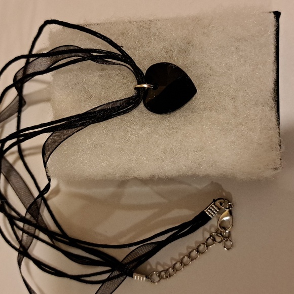 Total Eclipse Crystal Heart Necklace - Picture 4 of 5